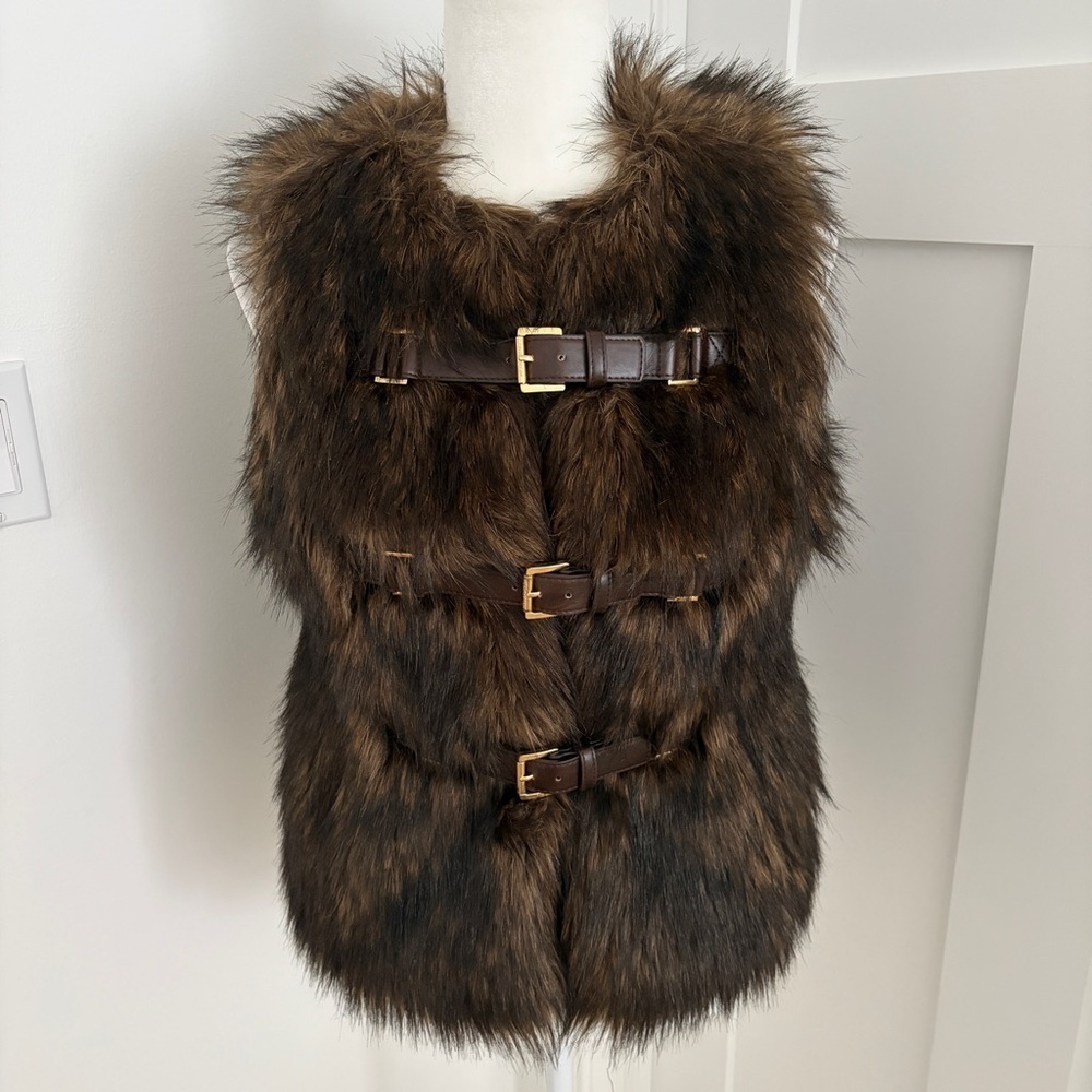 Michael Kors Faux Fur Vest Women’s XS Brown Buckle-Front Sleeveless Winter Vest - Picture 2 of 5